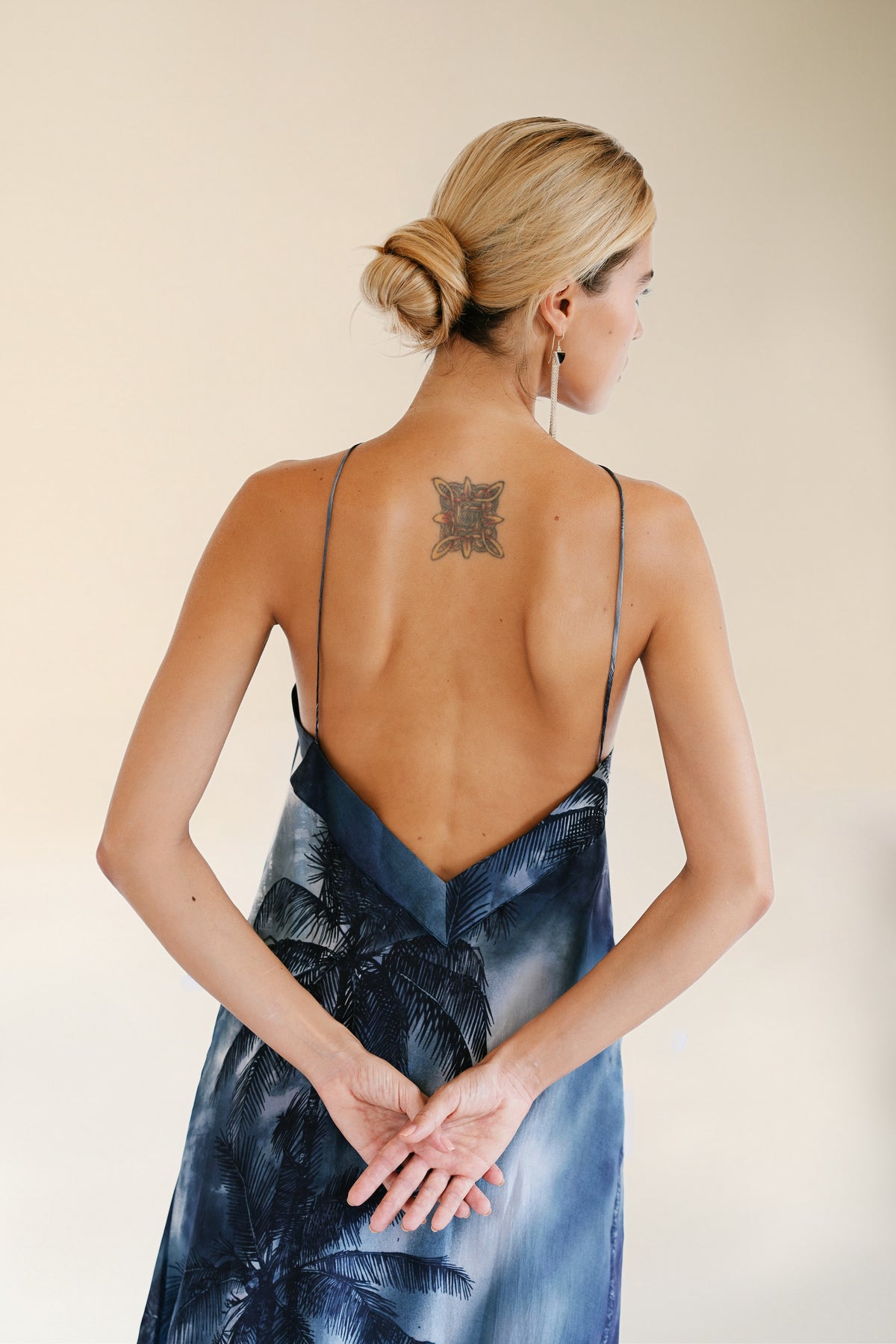VELA HALTER DRESS