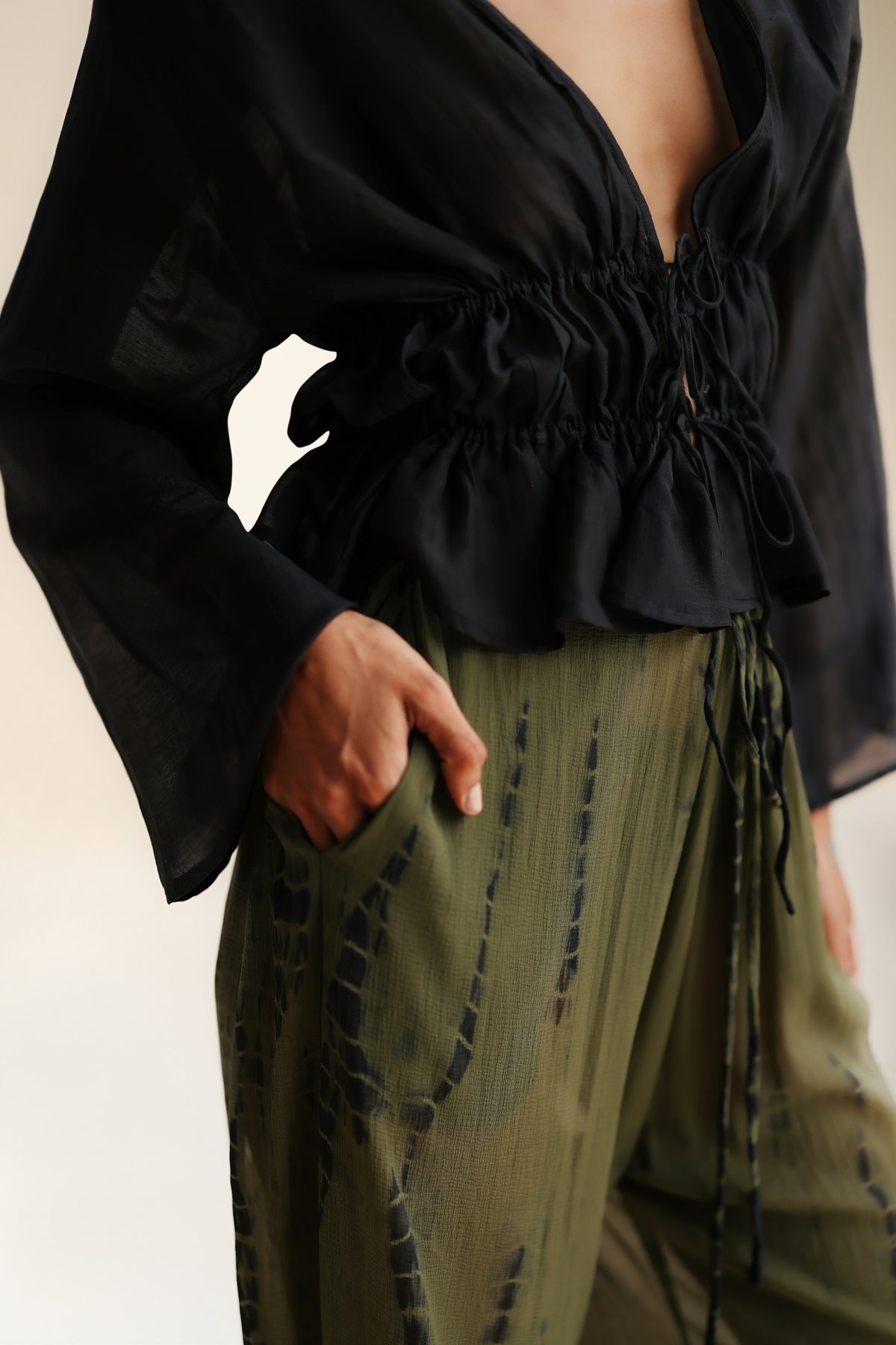 BOW BLOUSE