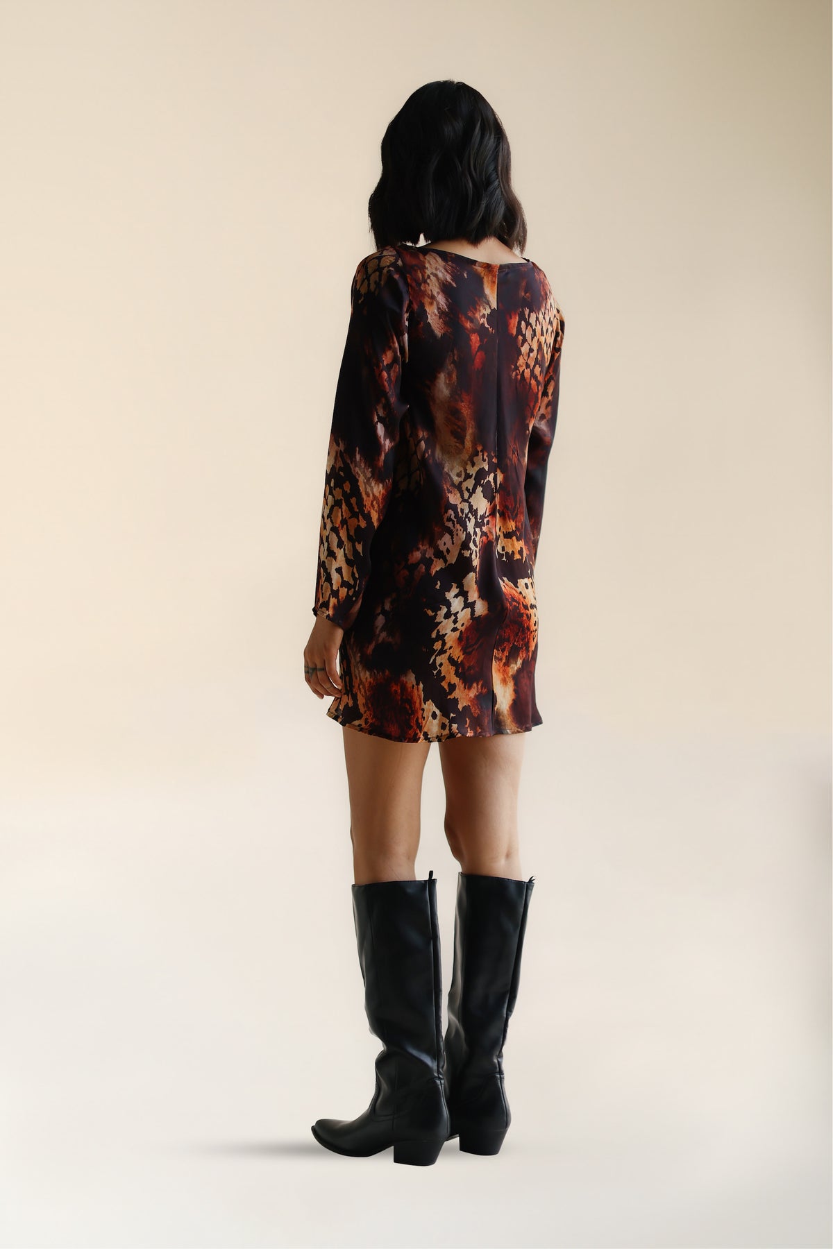 saffron mini dress LEO LIN - Aurelie Appliqu Short Sleeve Mini Dress