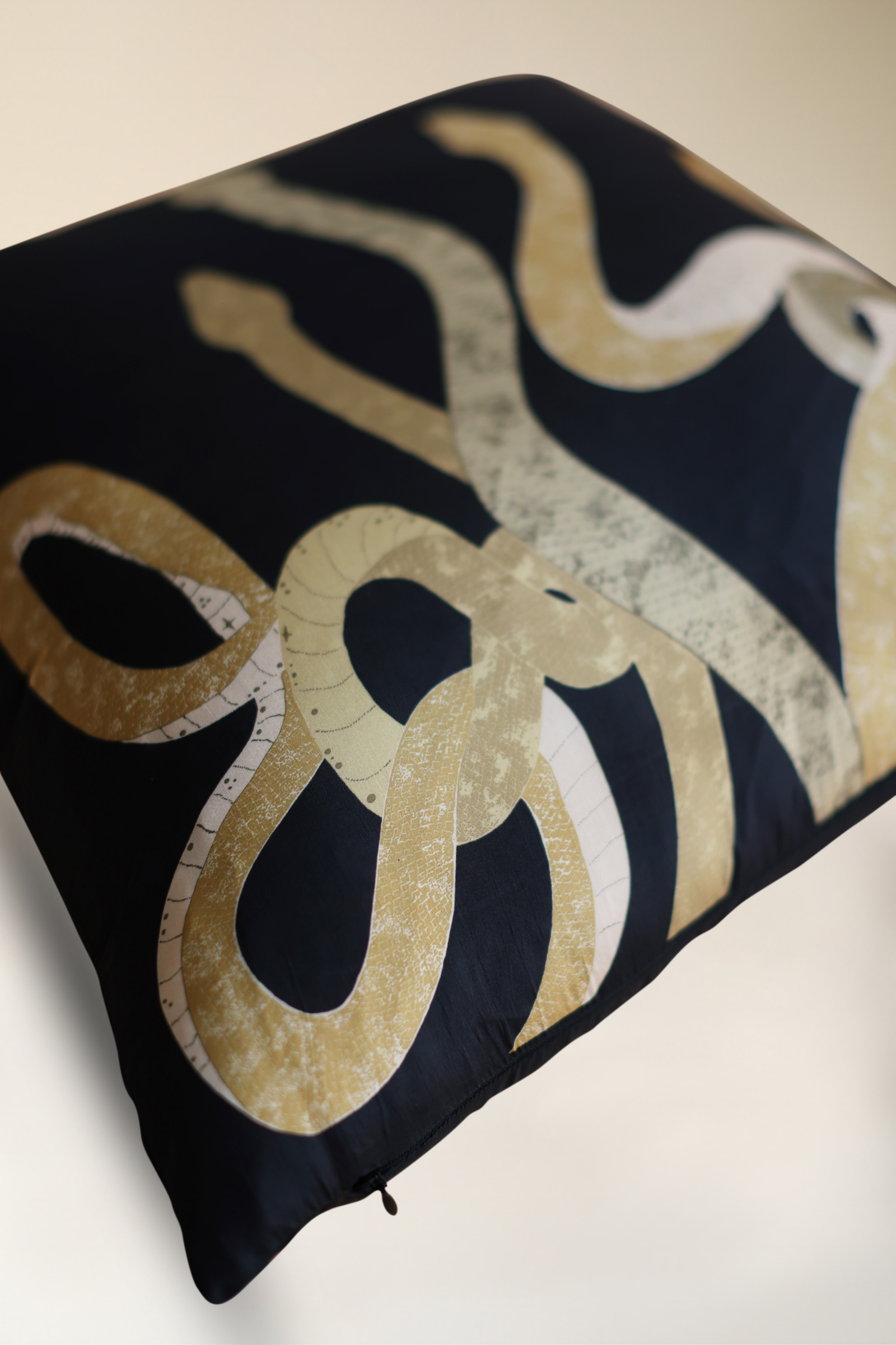 RISE CUSHION